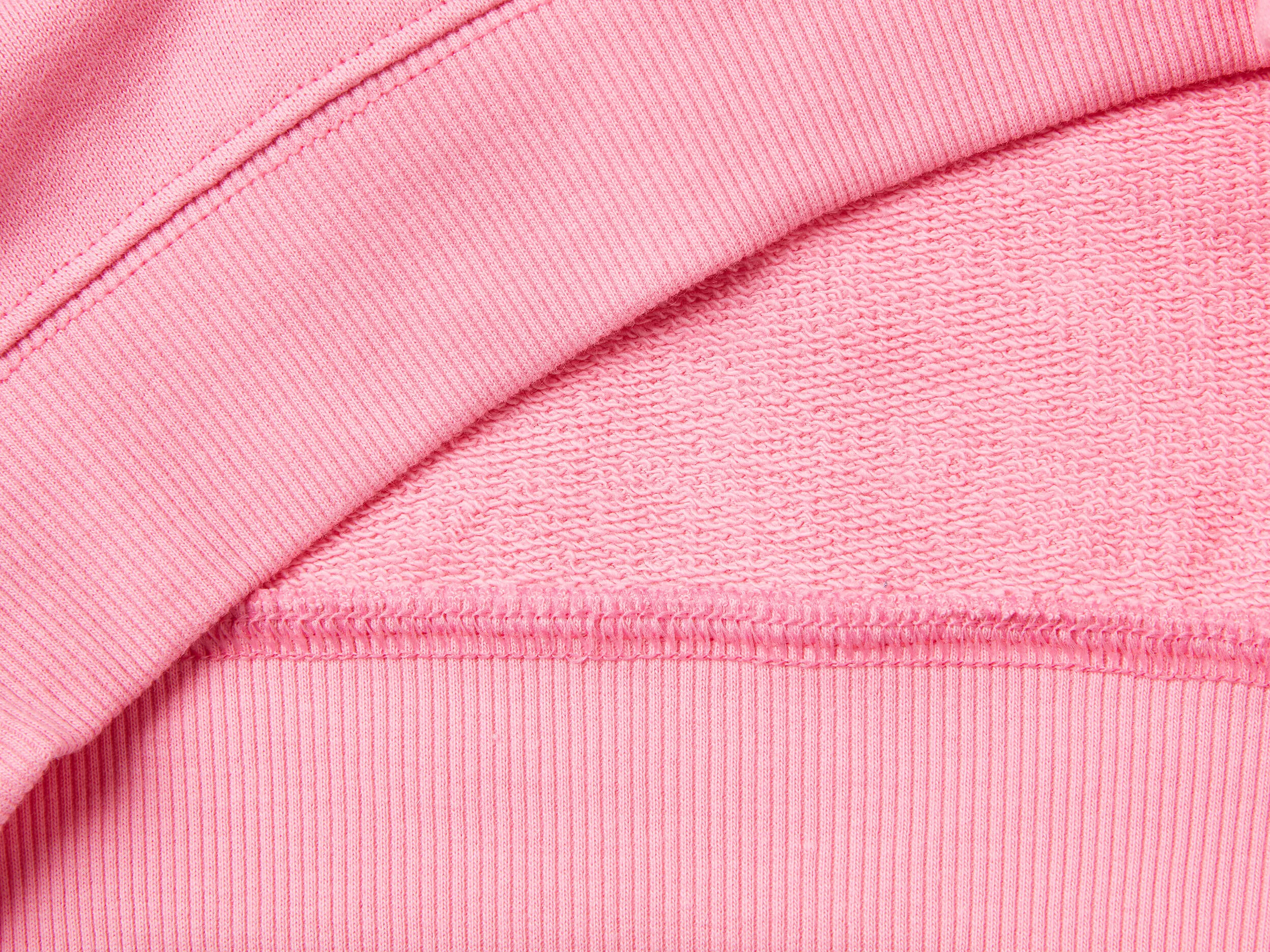 100% cotton sweatshirt with logo.
