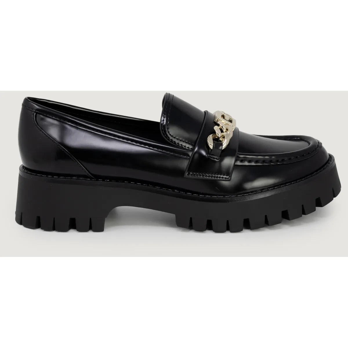 Elegant Fashion Essentials