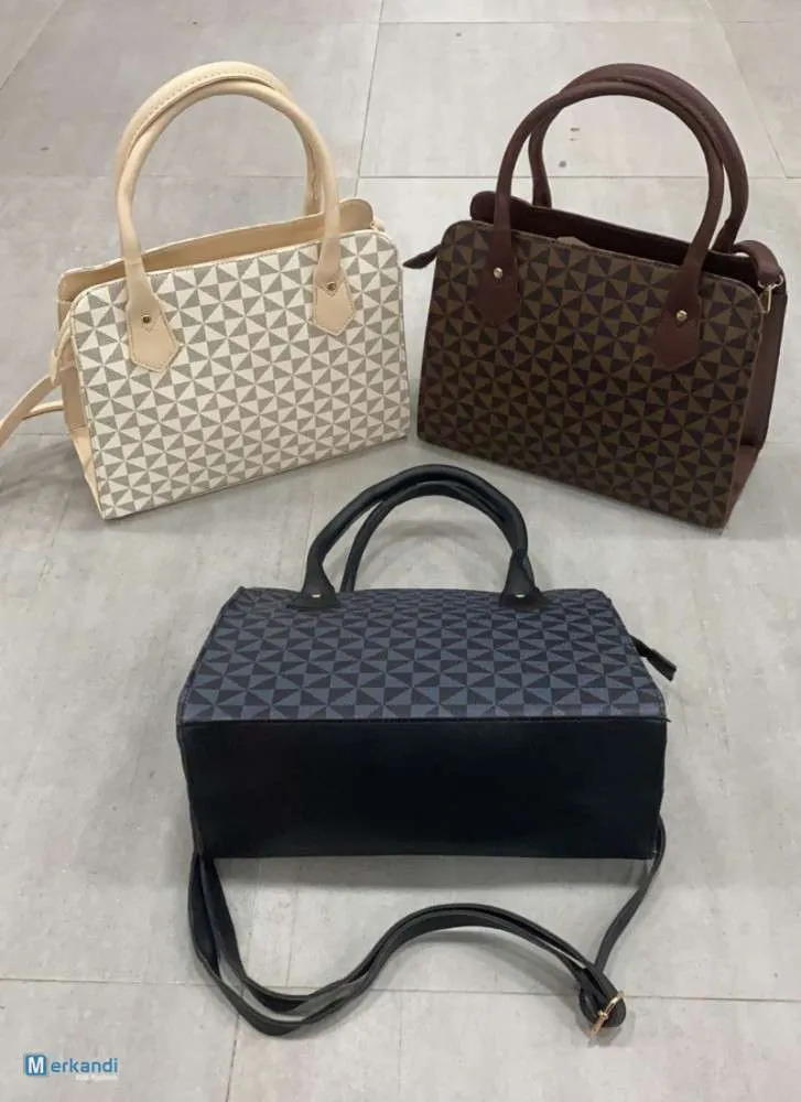 Bags and backpacks Assorted Lot Summer 2022 REF: 17094
