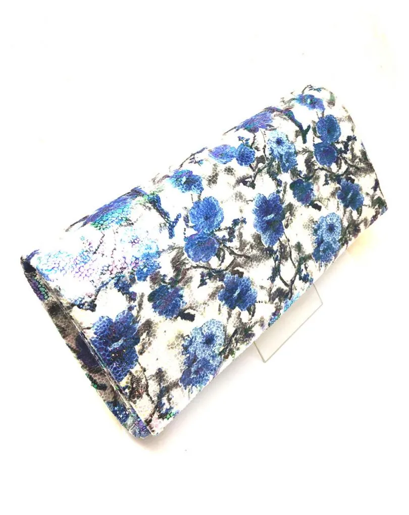 Blue floral party bags for weddings.