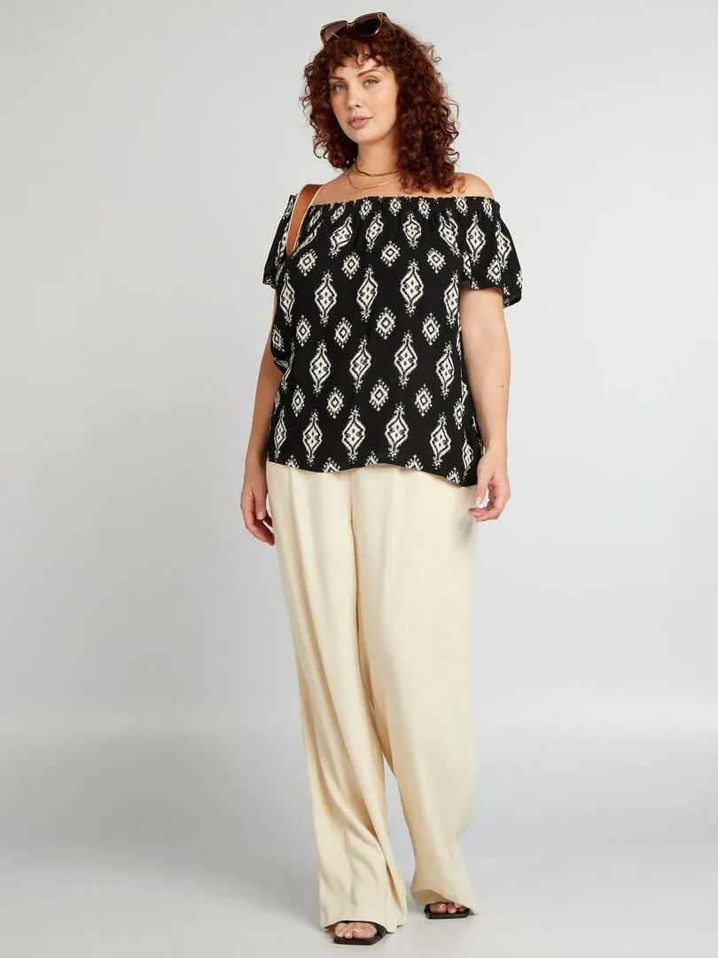 BLUSA DE MODA CON ESCOTE BARDOT  COLOR NEGRO.