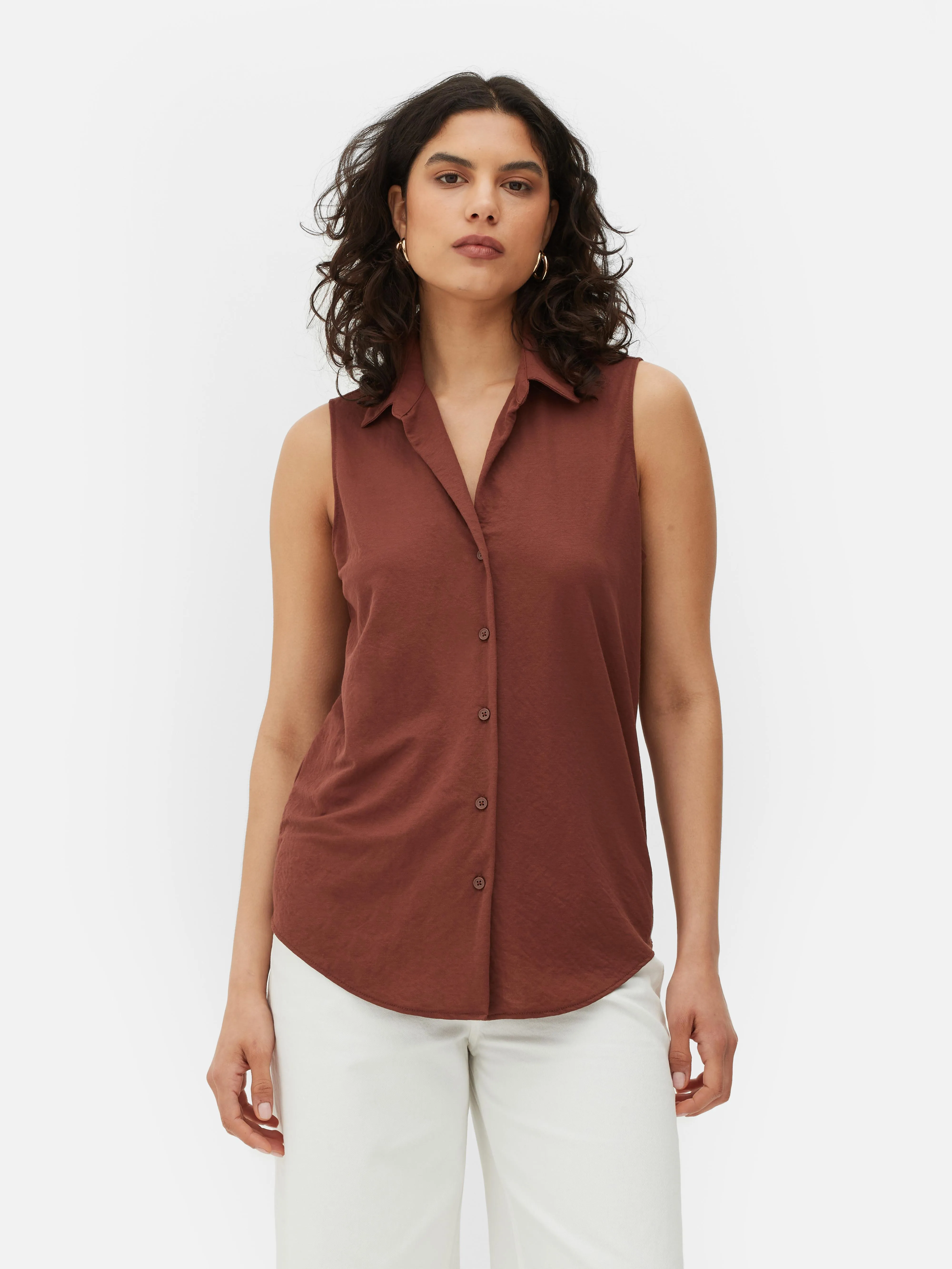 Buttonless Sleeveless Shirt