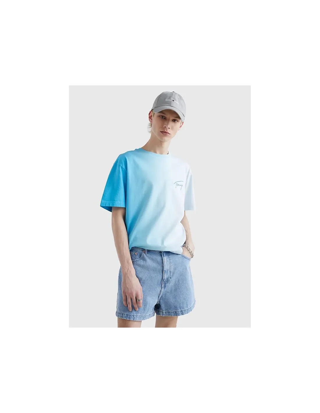 TOMMY JEANS CLASSIC CUT TSHIRT WITH GRADIENT EFFECT