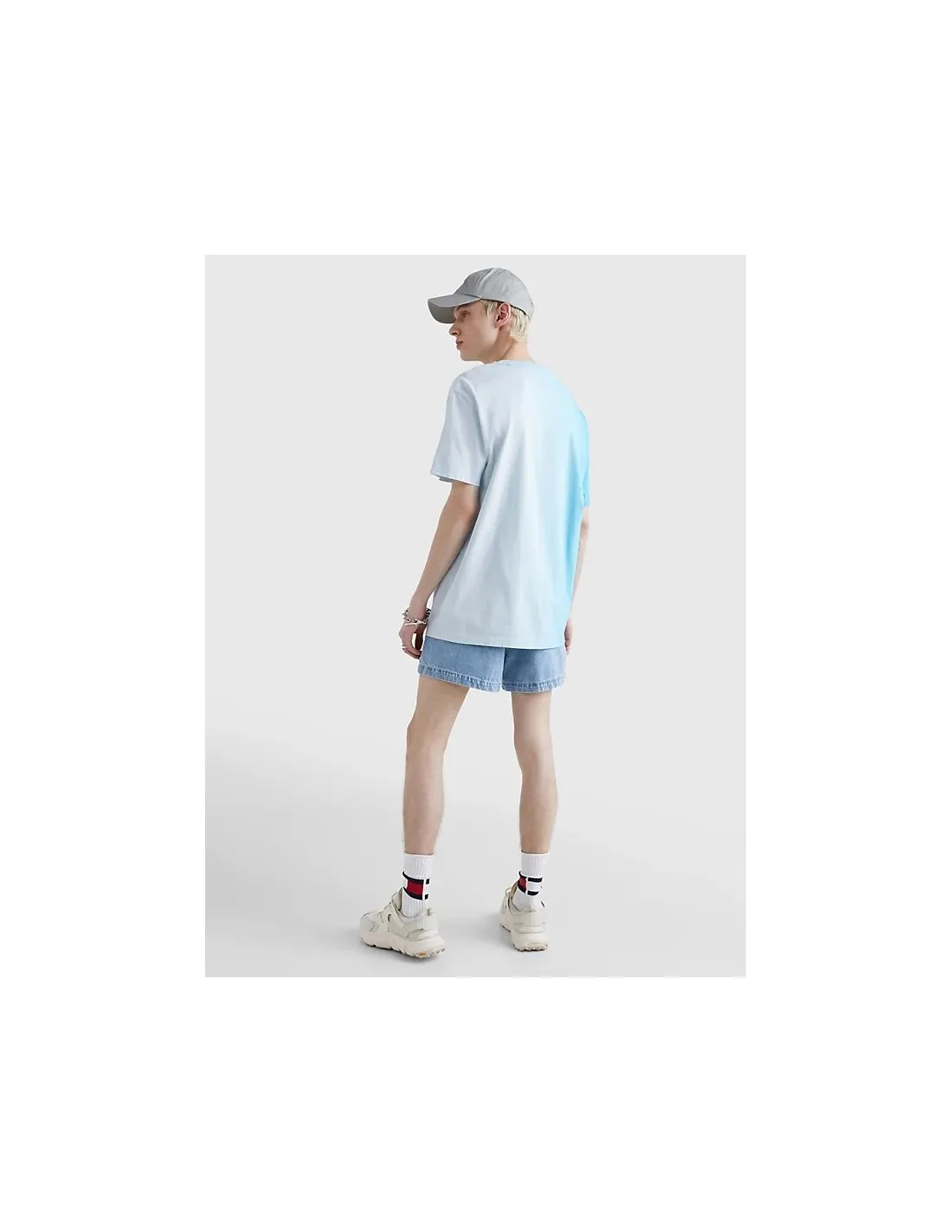 TOMMY JEANS CLASSIC CUT TSHIRT WITH GRADIENT EFFECT