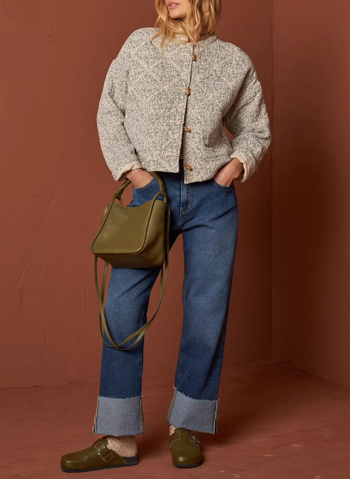 Chaqueta de algodón estampada con cuello redondo holgado. en blanco