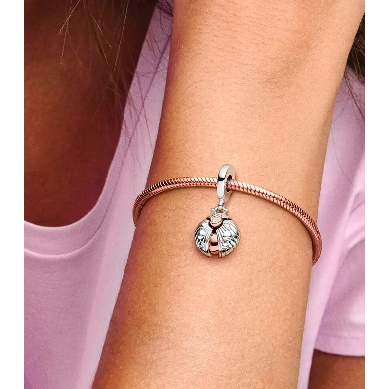 CHARM COLGANTE MARIQUITA PANDORA CLUB 2022 780072C01