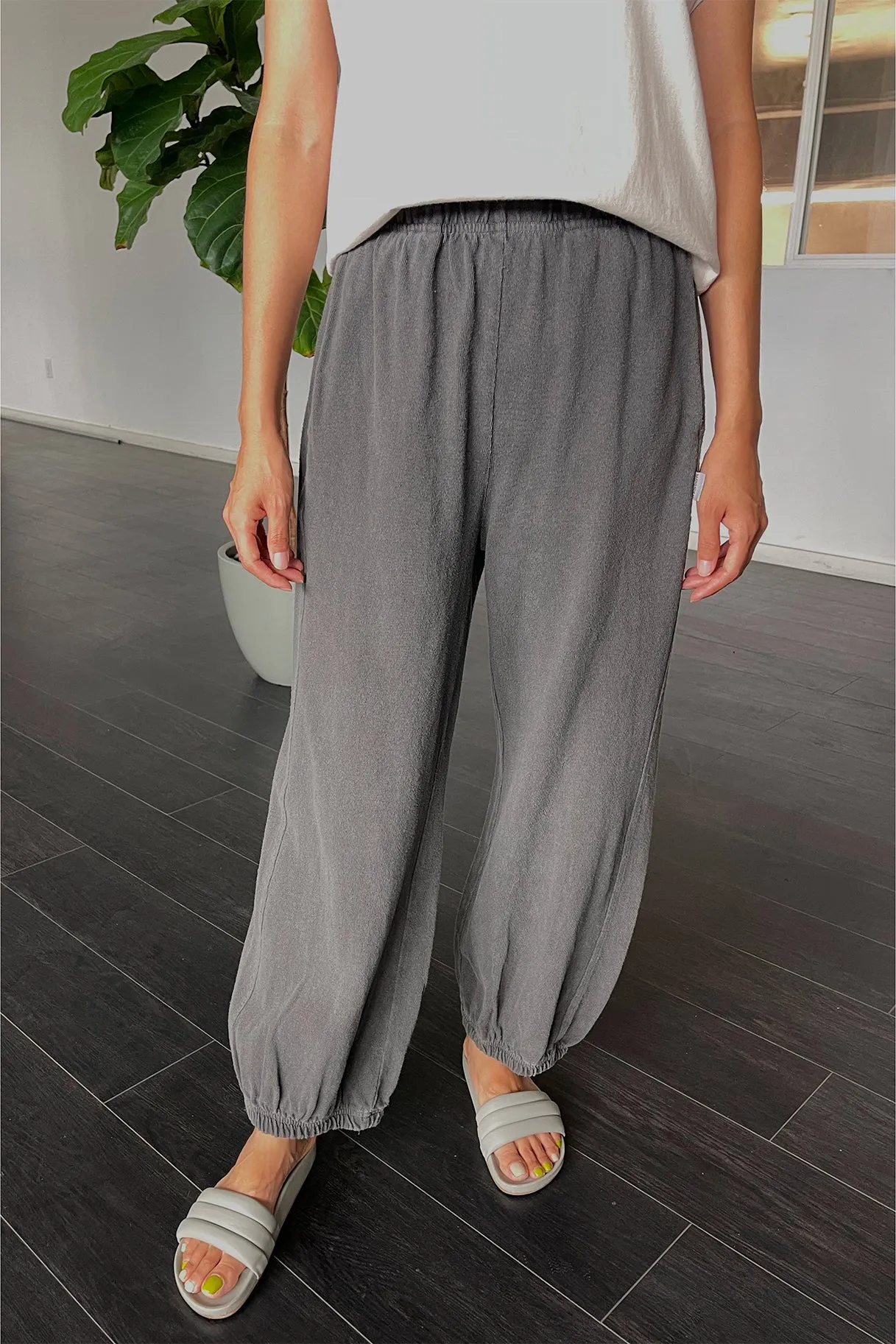 Coal Balloon Pants: Discover the Stylish and Trendy Collection