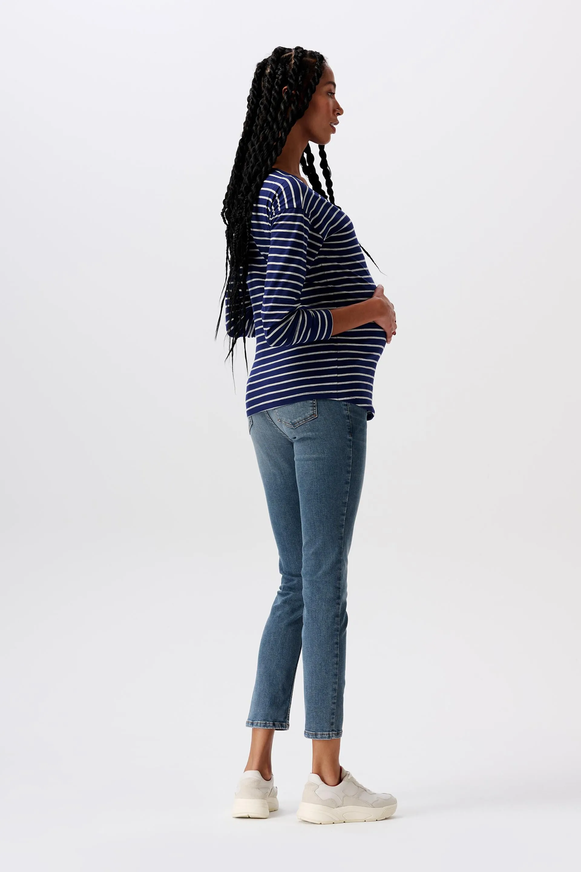 Cropped skinny maternity jeans