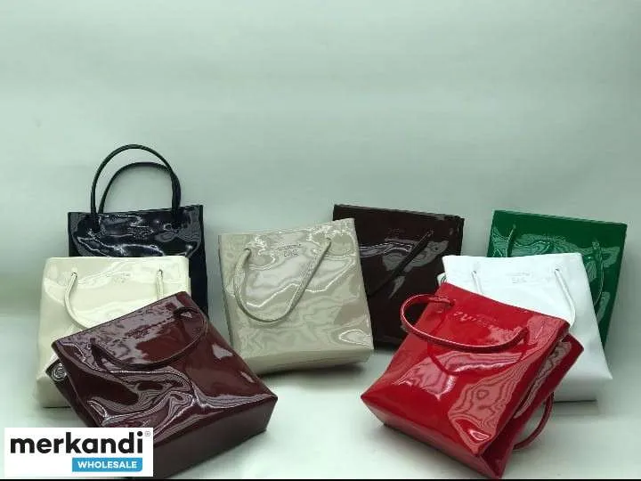 Dmy wholesale women's handbags, modern and colorful variants.