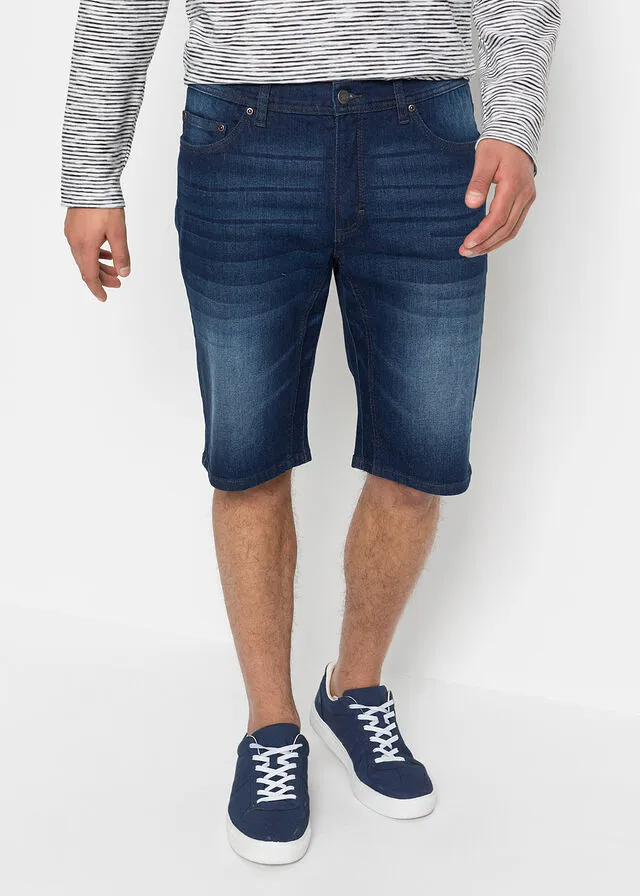 Elastic denim Bermuda shorts with reinforced crotch, regular fit.