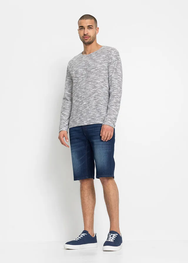 Elastic denim Bermuda shorts with reinforced crotch, regular fit.
