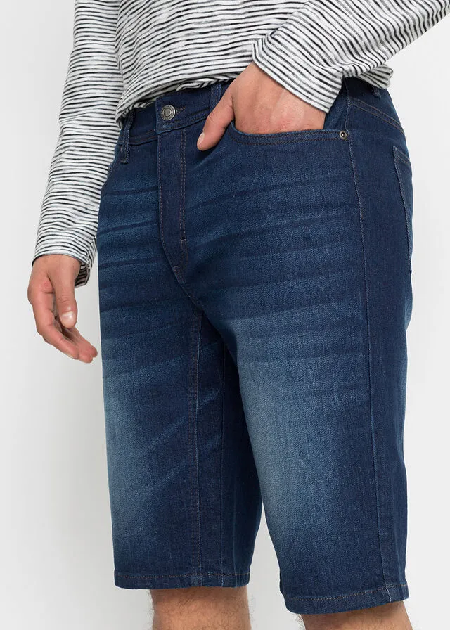 Elastic denim Bermuda shorts with reinforced crotch, regular fit.