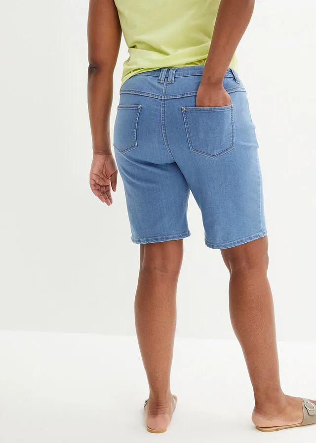 Elastic light denim shorts with comfortable waist.