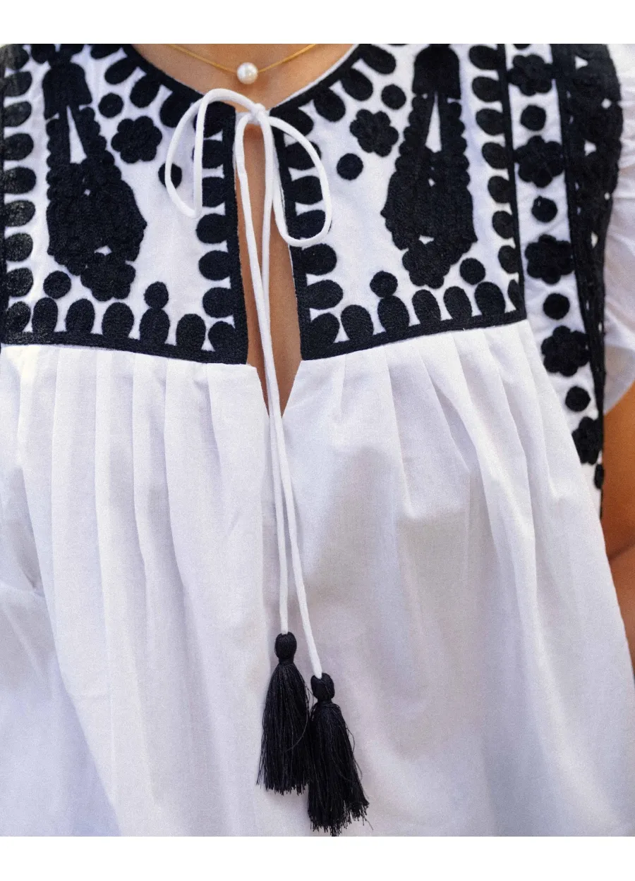 Embroidered Blouse Regina