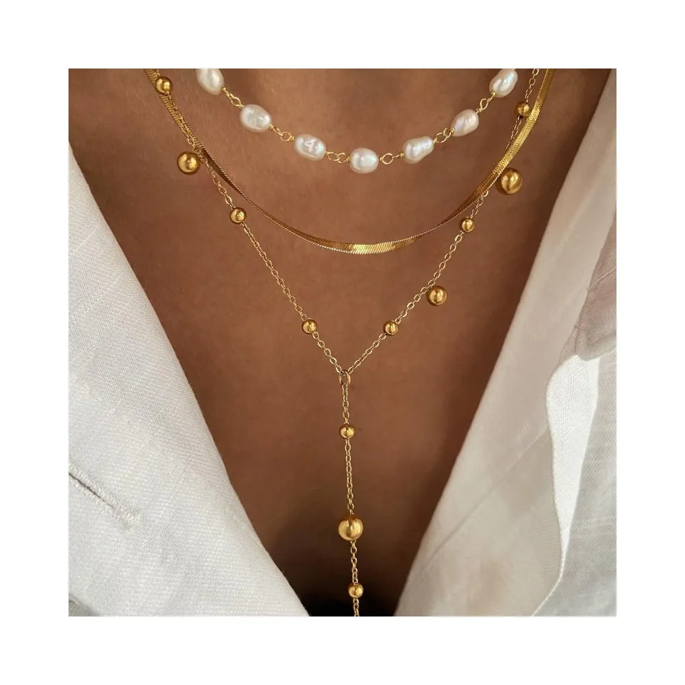 Gold Arezzo collar