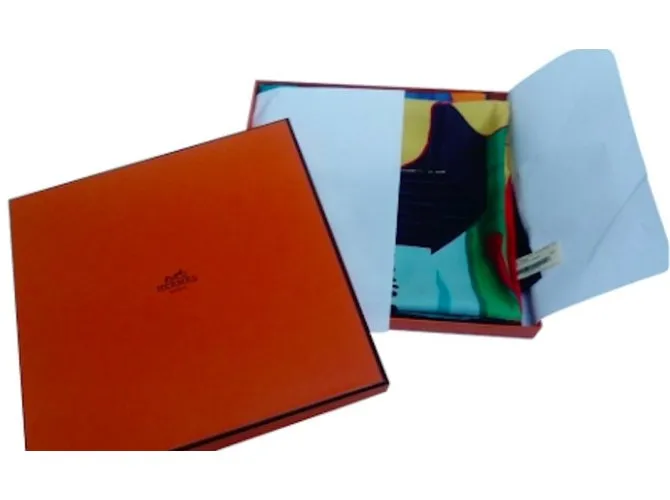 Hermès Paris Silk Carré Au Bout Du Monde de Antoine Carbonne Multicolor 