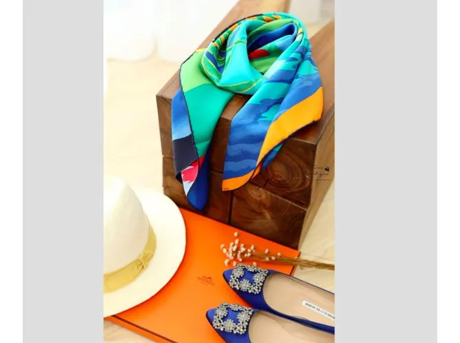 Hermès Paris Silk Carré Au Bout Du Monde de Antoine Carbonne Multicolor 