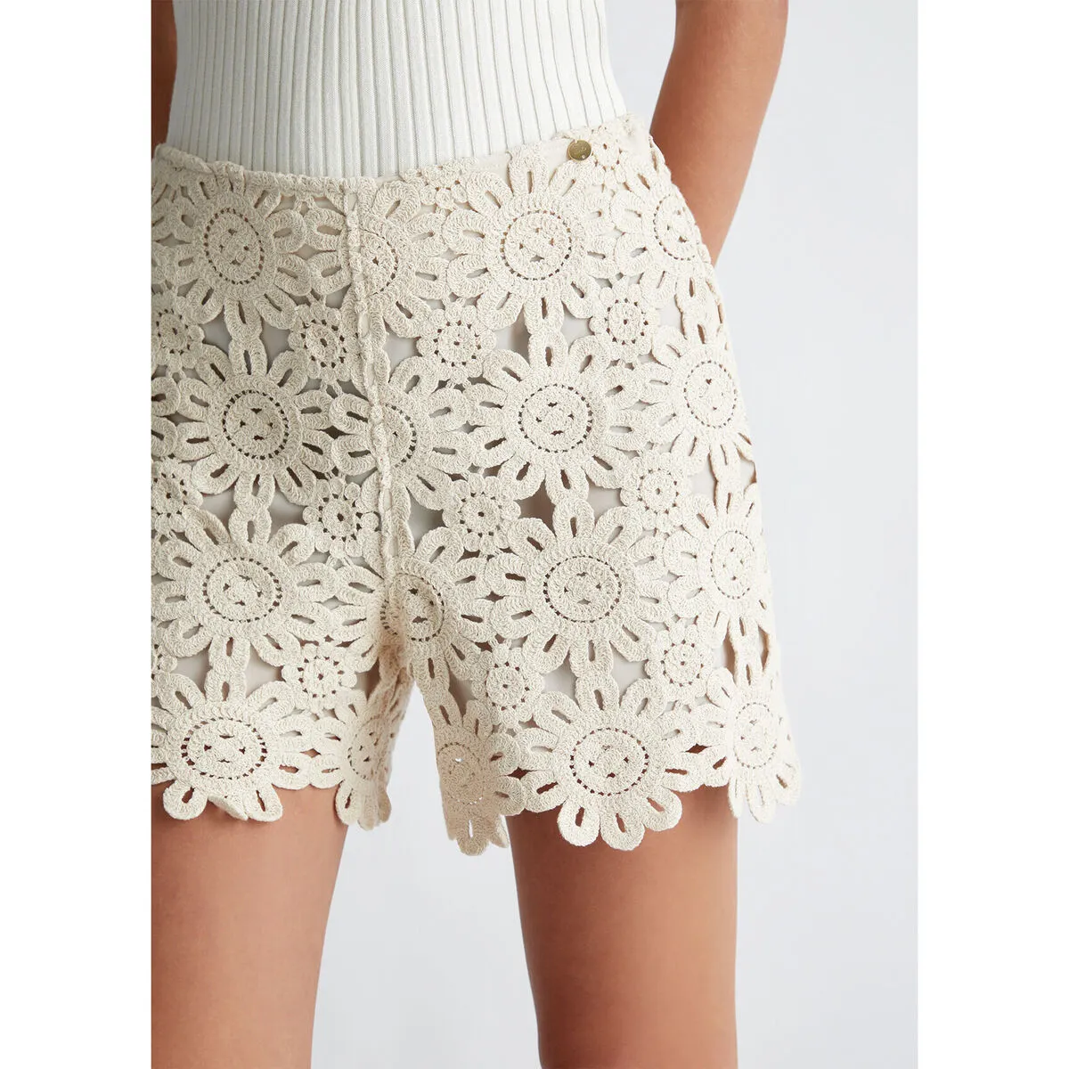 Macramé shorts