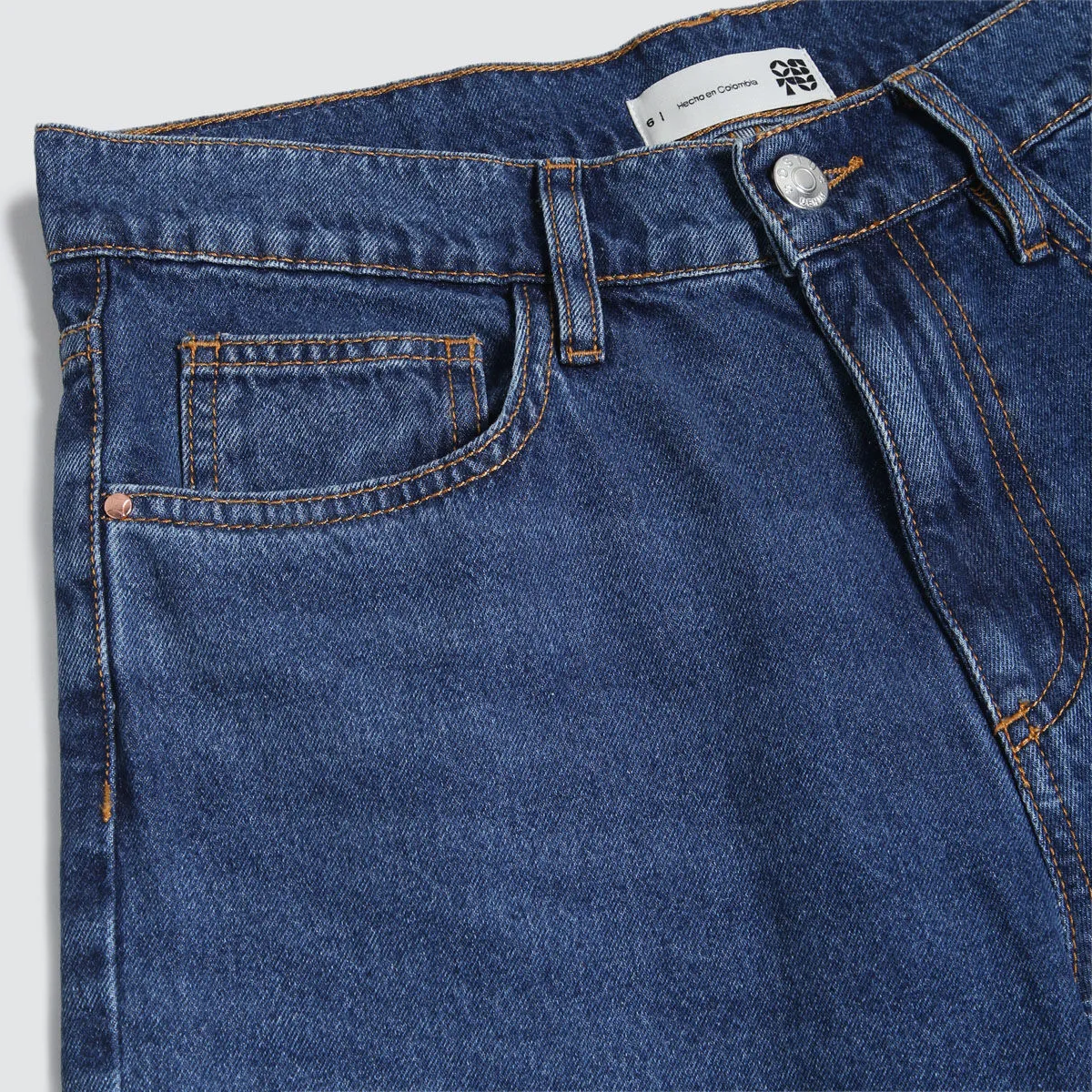 MIDTONED STRAIGHT LEG JEANS