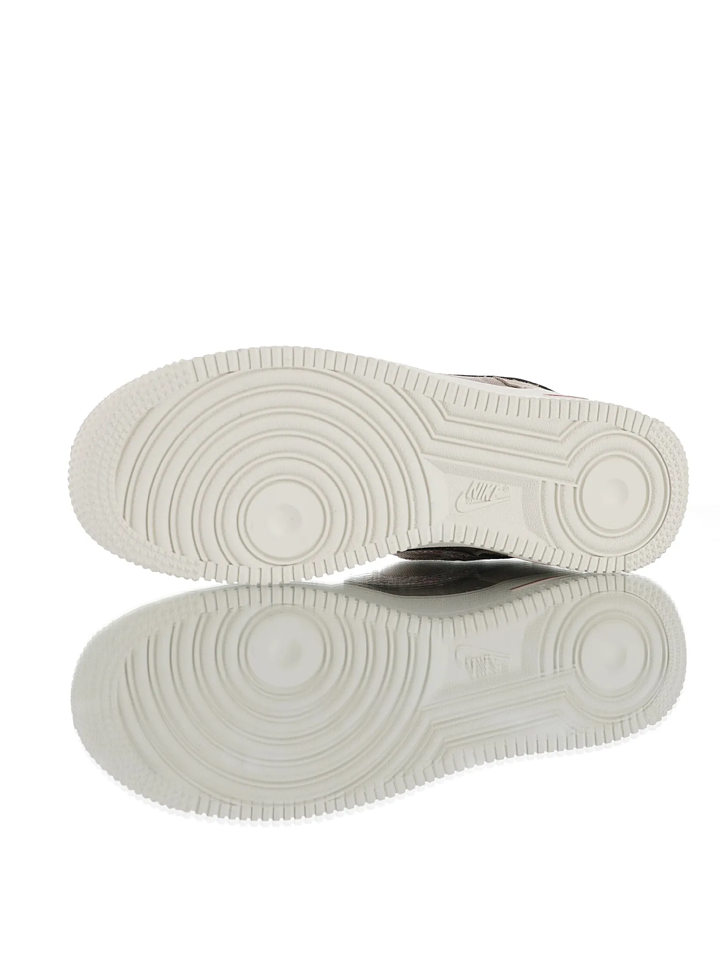 Nike Air Force Arabesque Style