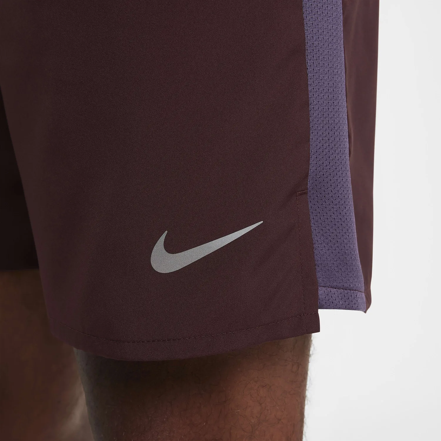 Nike Challenger Logo 7in Shorts