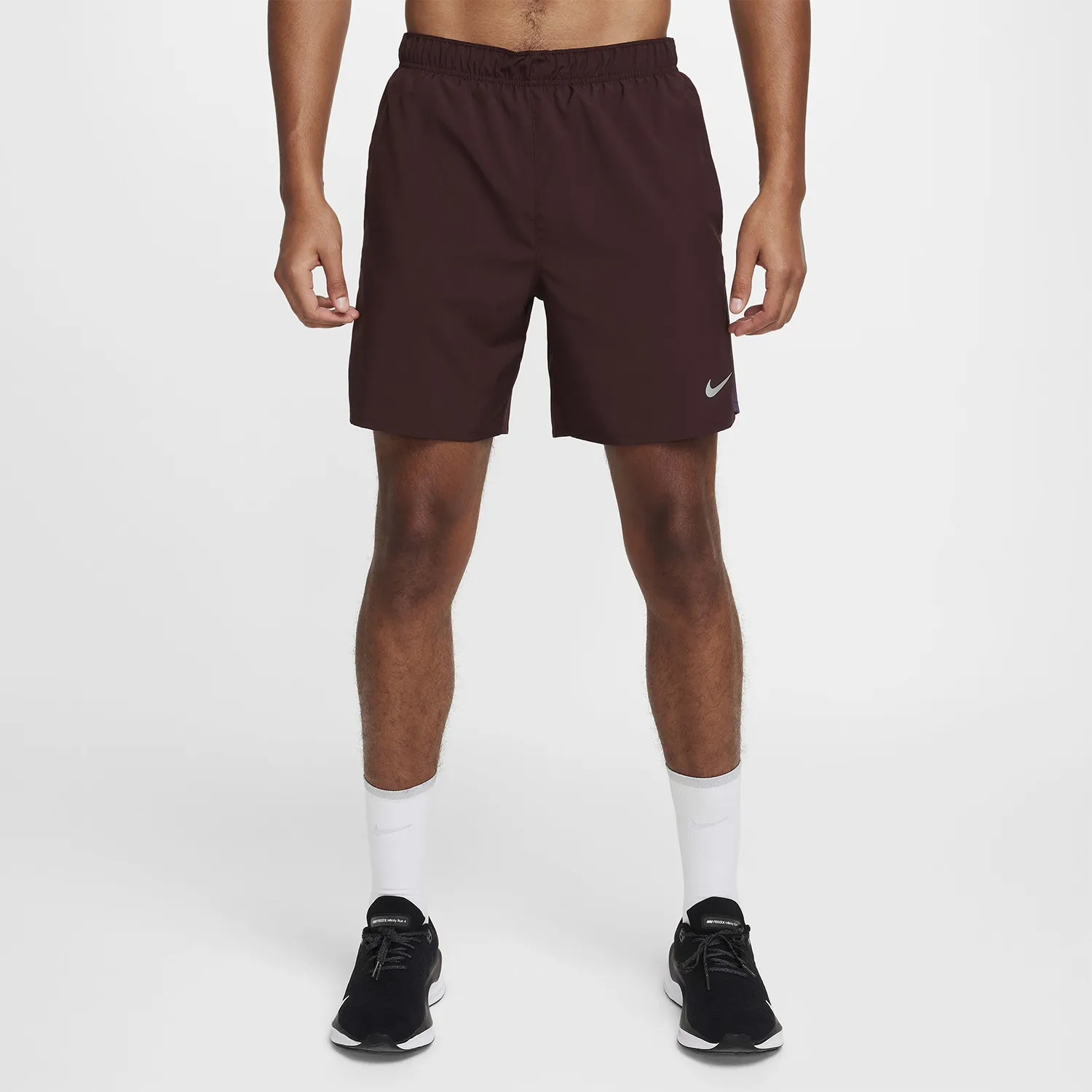 Nike Challenger Logo 7in Shorts