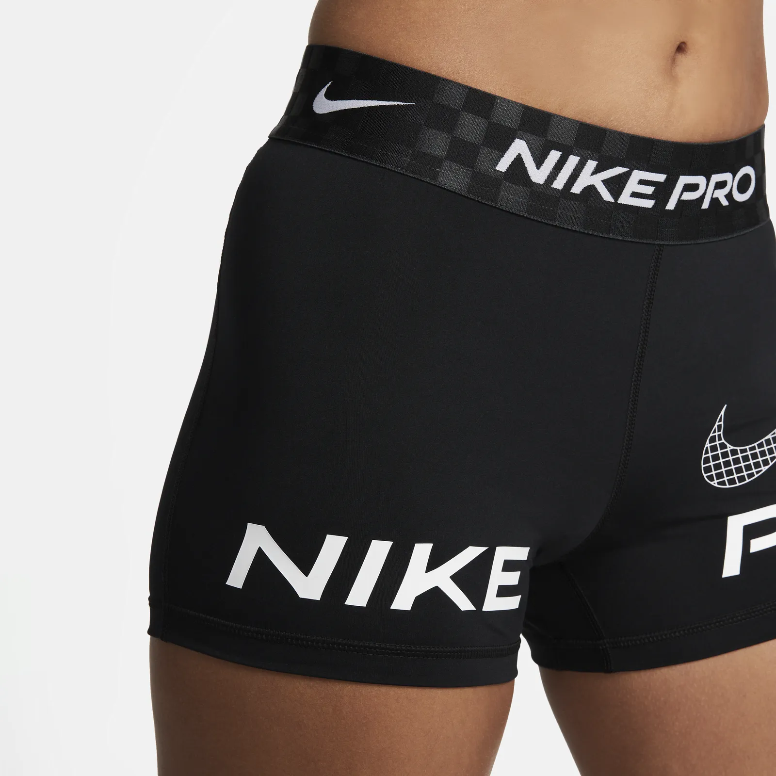 NIKE PRO DRIFIT SHORTS