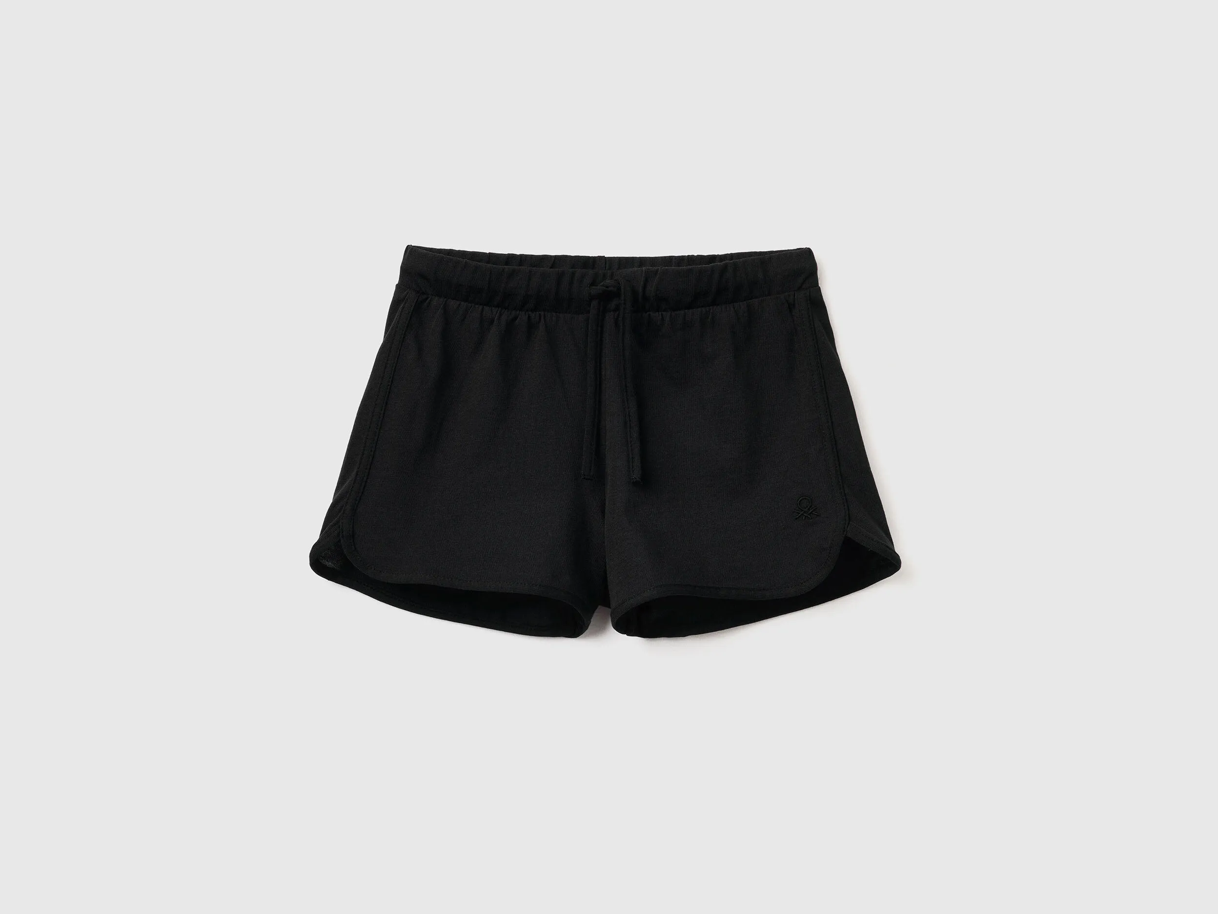 ORGANIC COTTON RUNNERSTYLE SHORTS.