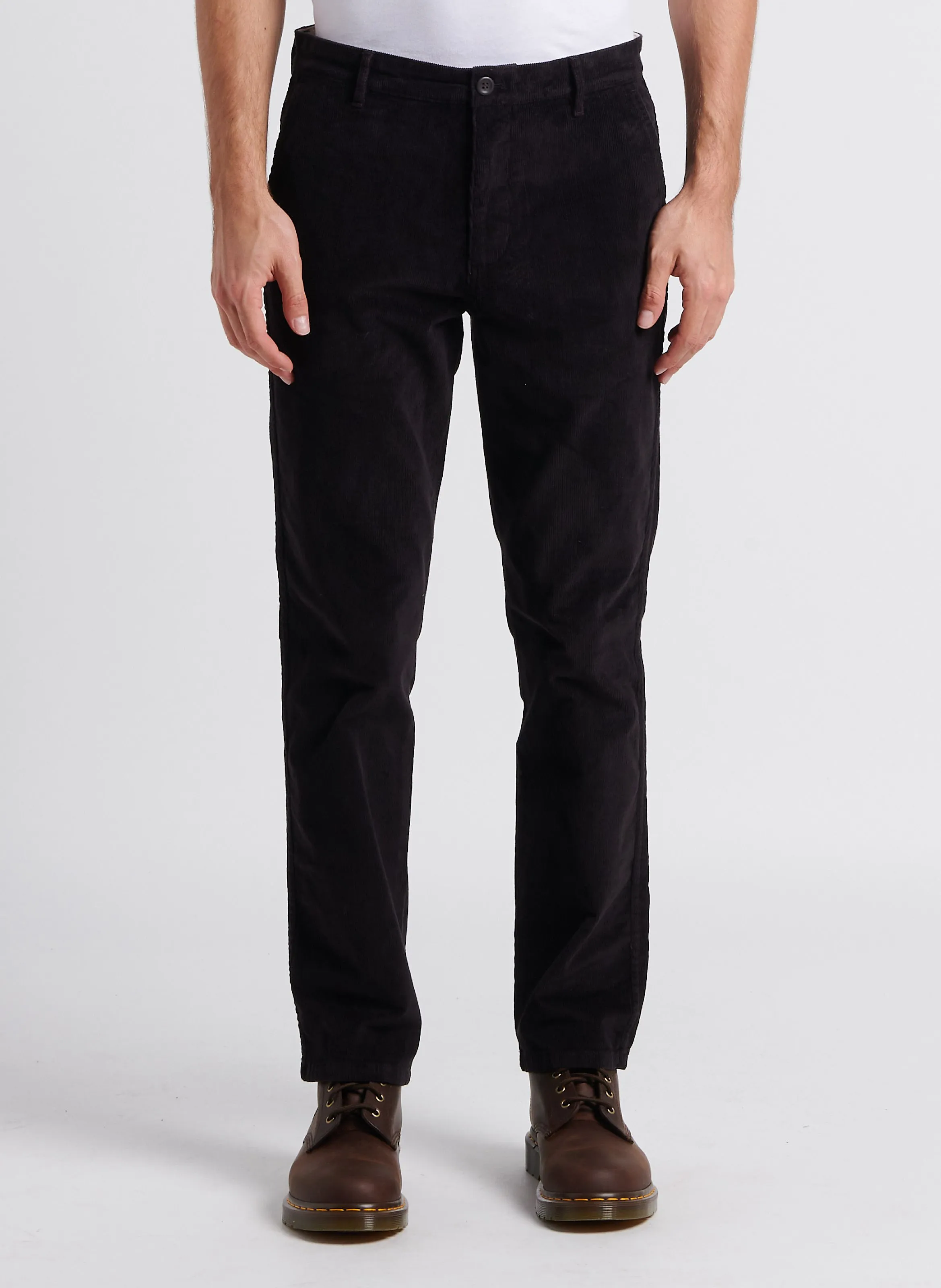 Pantalón chino slim fit de pana de algodón en negro