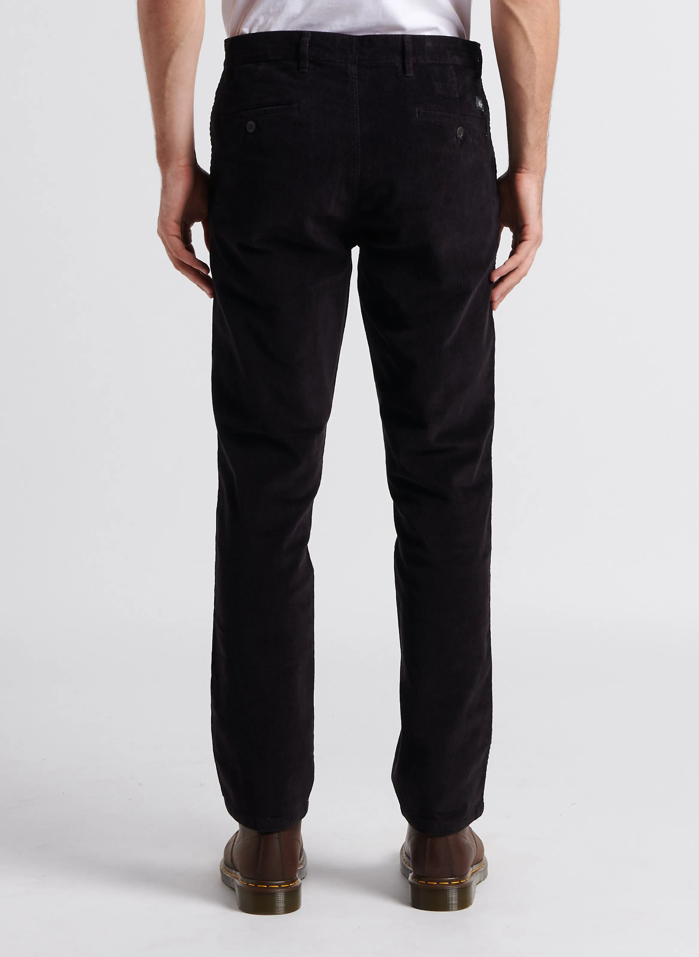 Pantalón chino slim fit de pana de algodón en negro