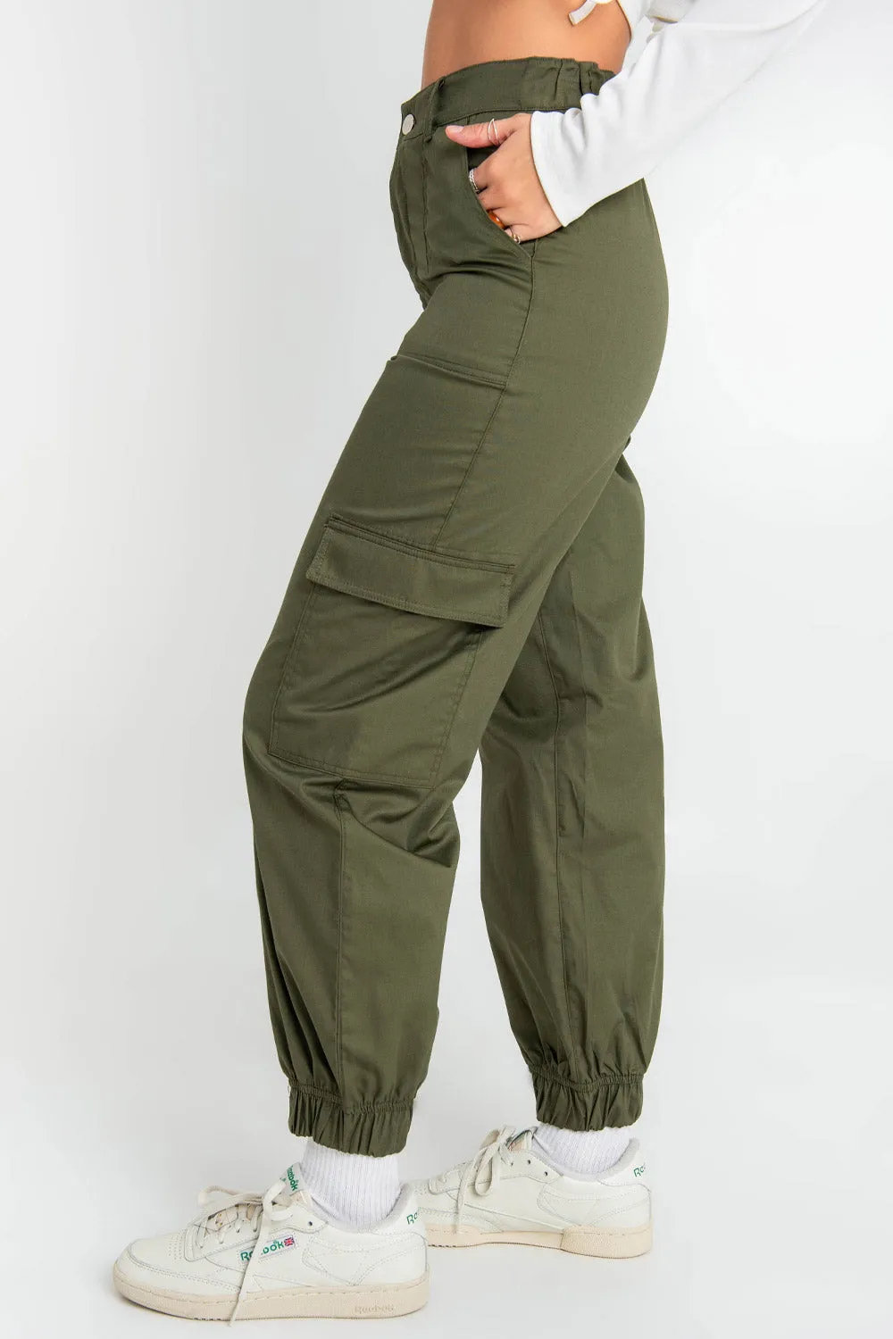 Pantalón jogger cargo de fit recto tiro alto