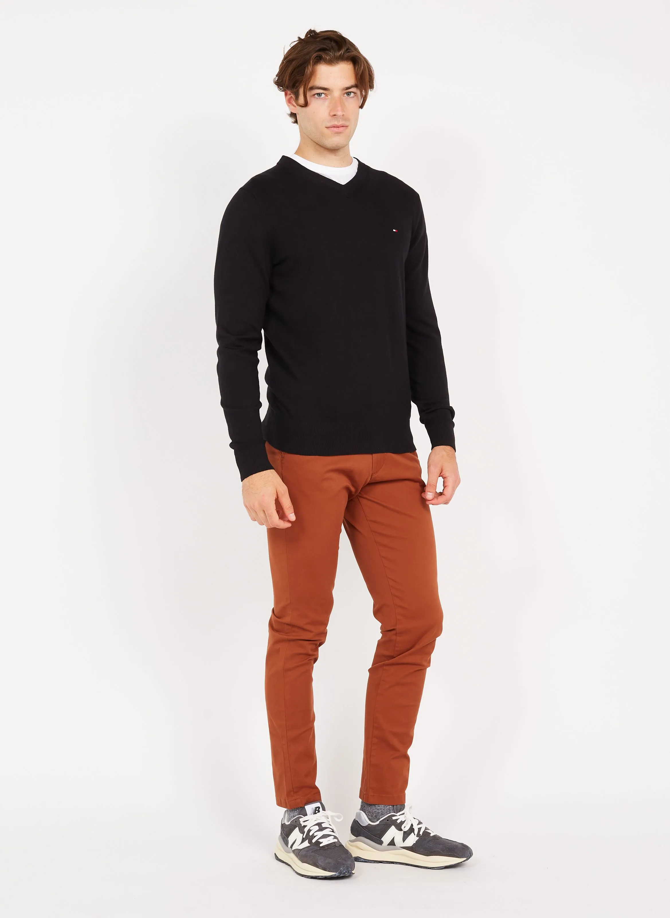 Pantalón slim de algodón orgánico en marron