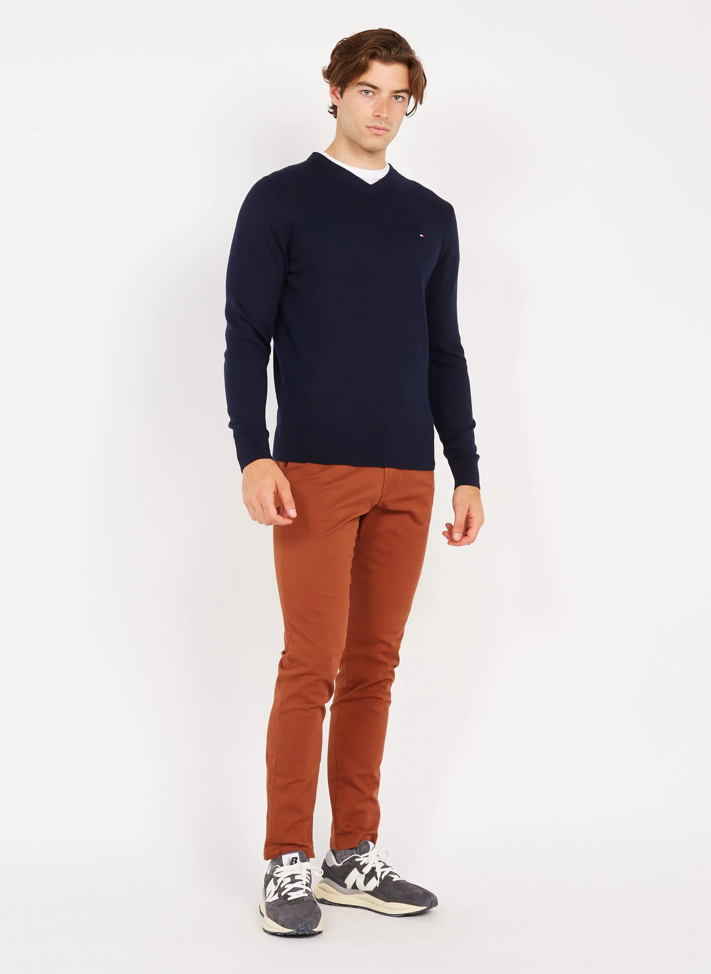 Pantalón slim de algodón orgánico en marron