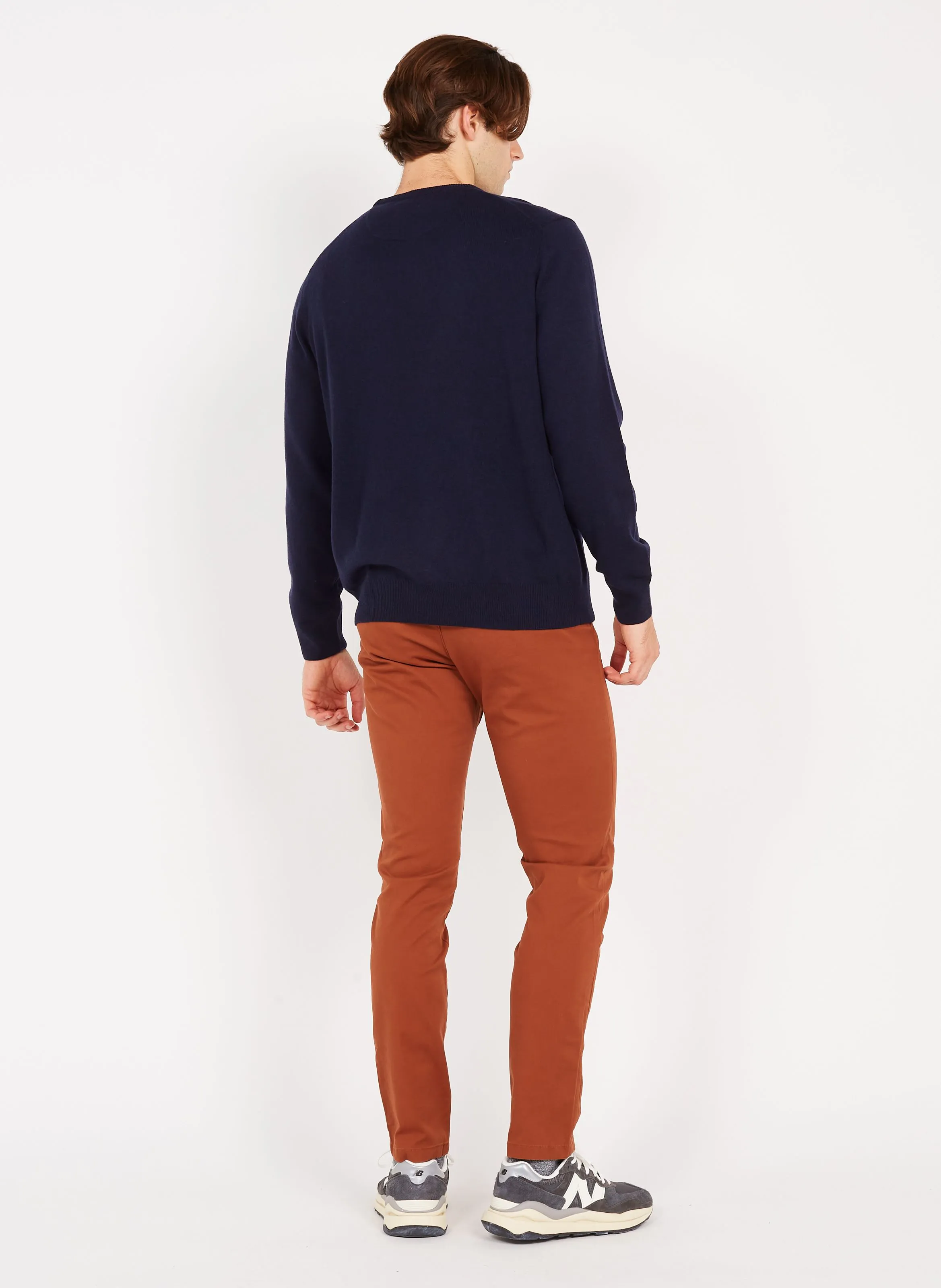 Pantalón slim de algodón orgánico en marron