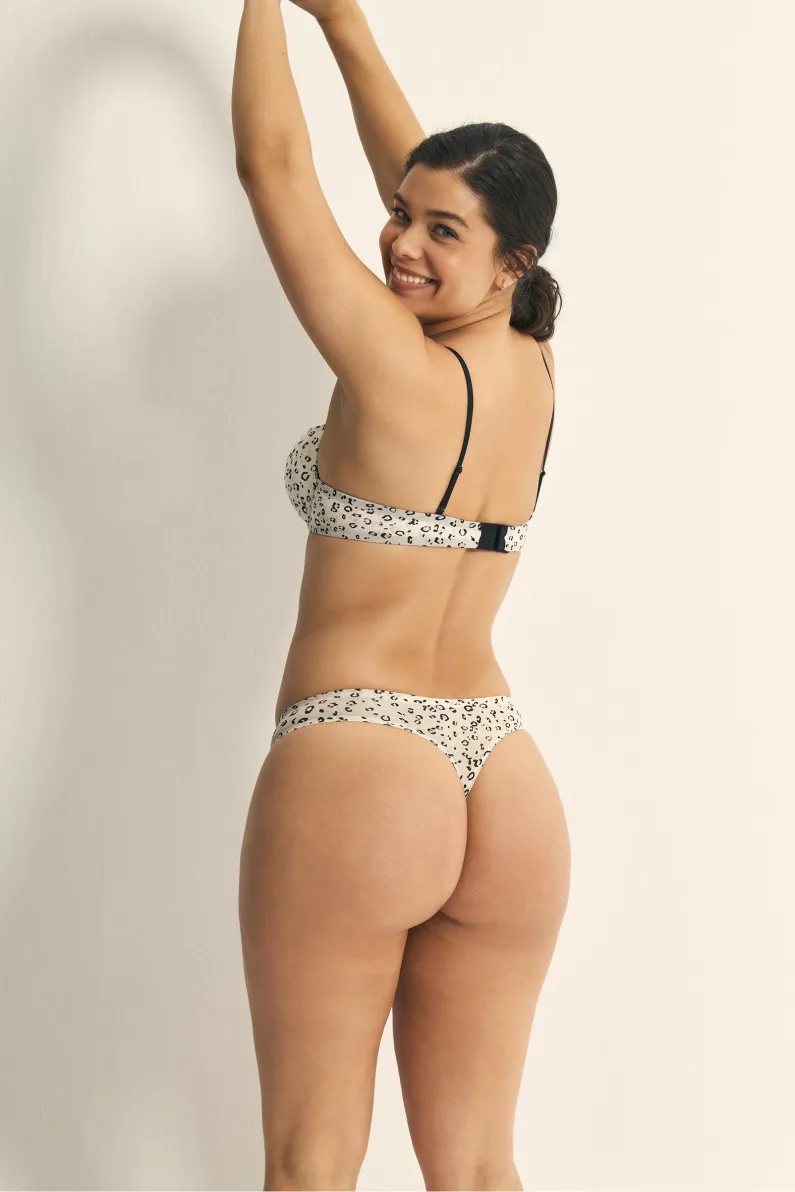 Push up bra and seamless thong set made from recycled fabric.