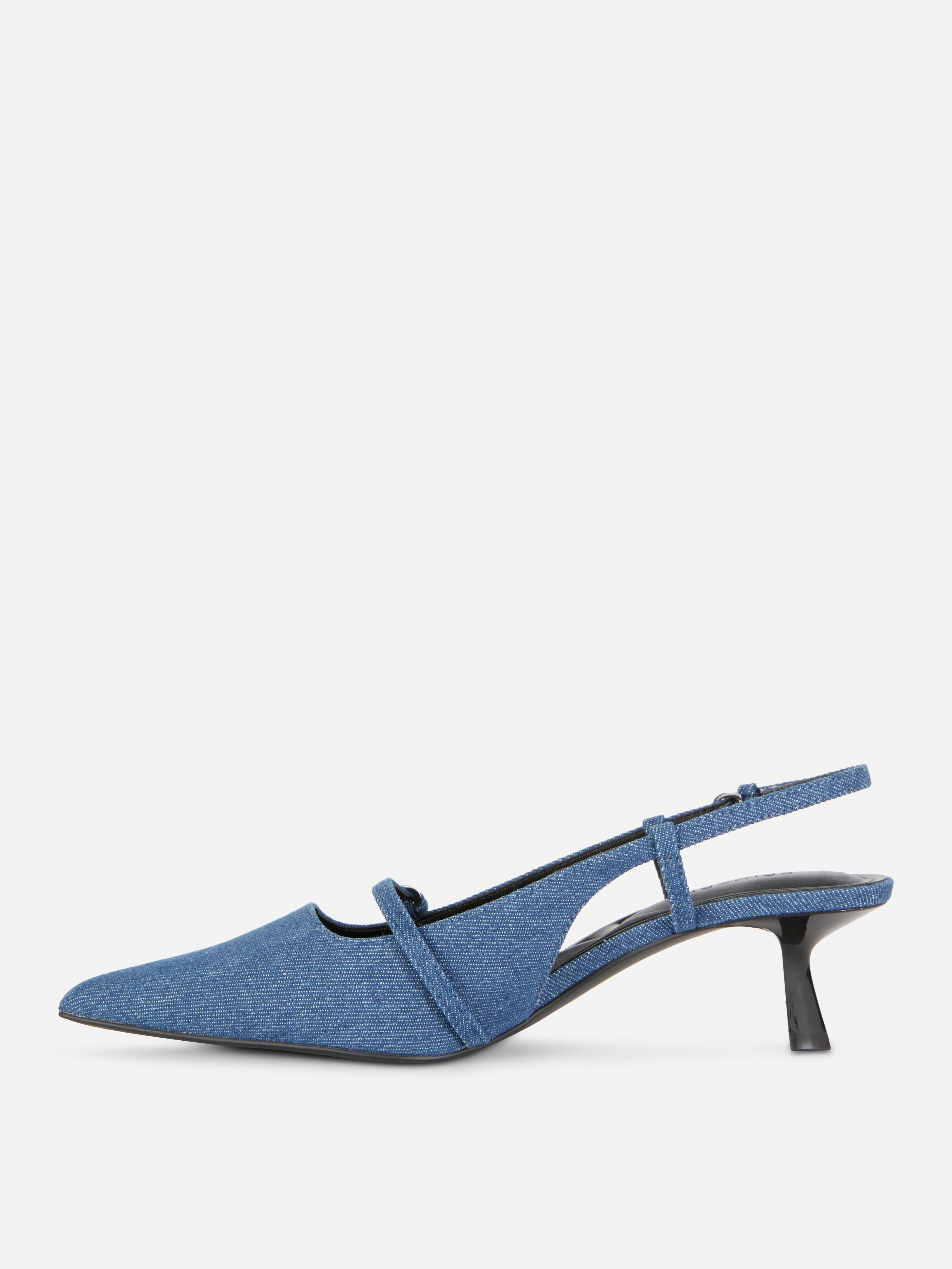 Sandalias vaqueras con hebilla y tacón chincheta
