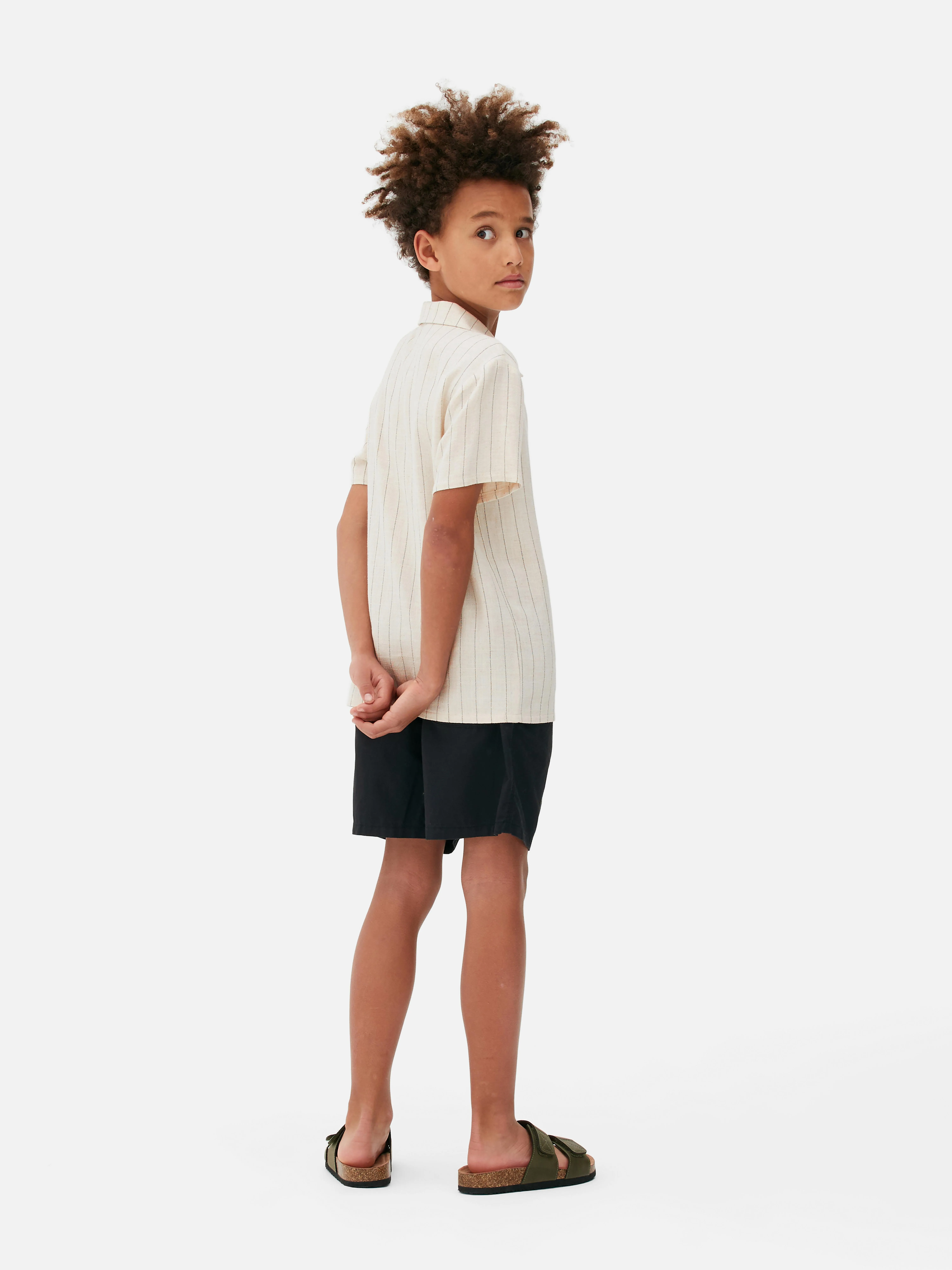 SHORTSLEEVED STRIPED SHIRT.