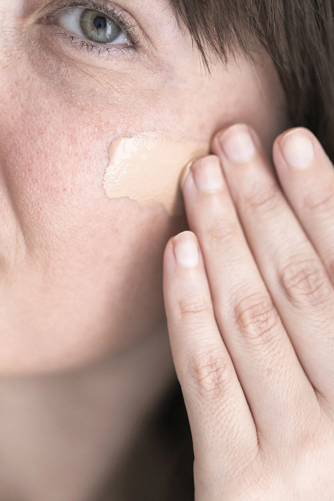 Silk Defense tinted sunscreen SPF 40+