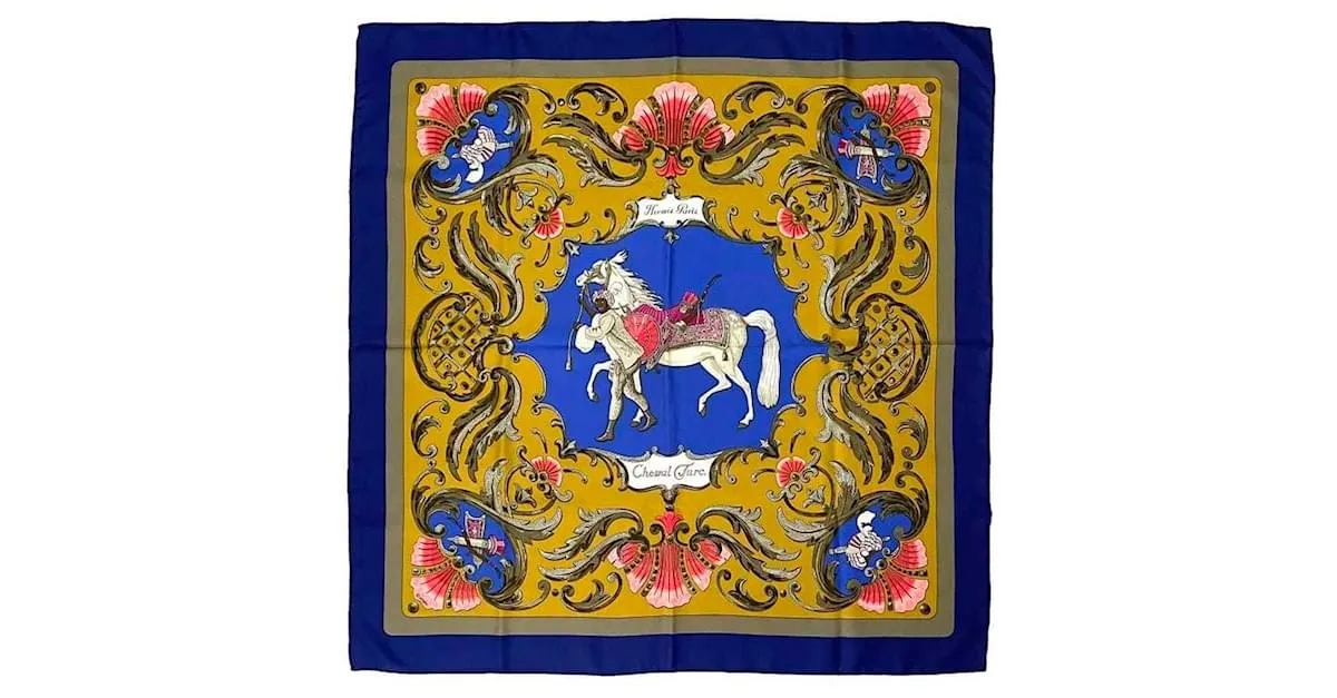 Silk In Carré Hermès Castaño 