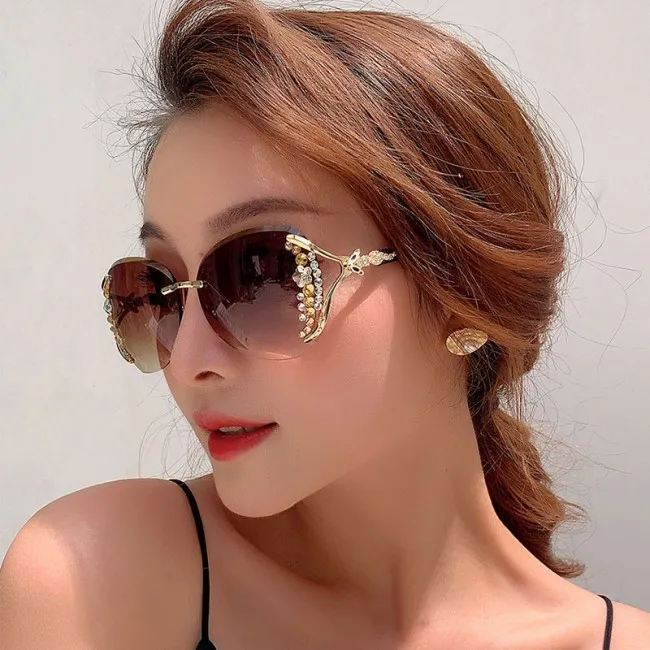Sparkly Diamond Polarized Sunnies For Shopping Driving UV Protection Oversize Women's Sunglasses