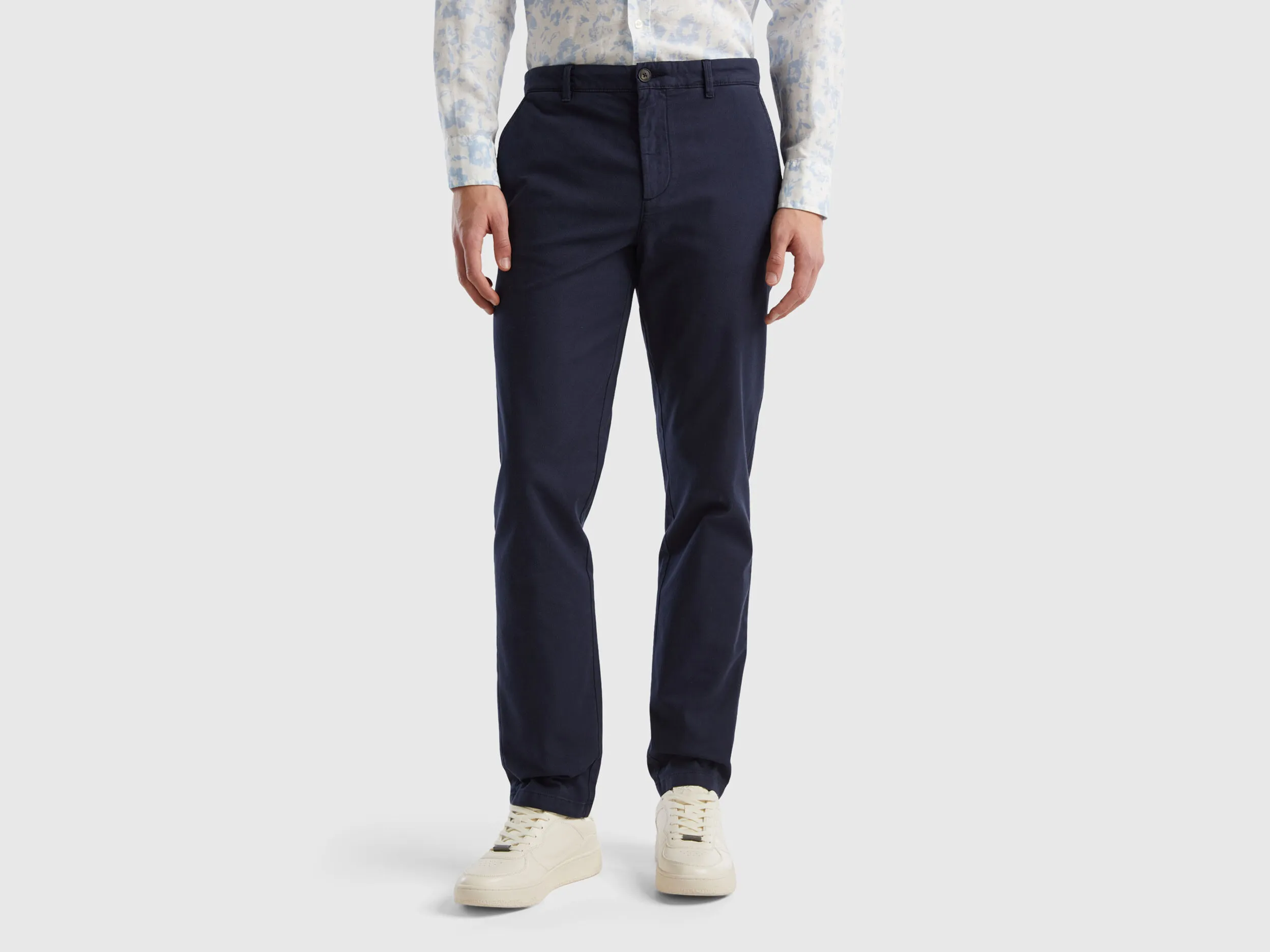 Stretch cotton slim fit chinos