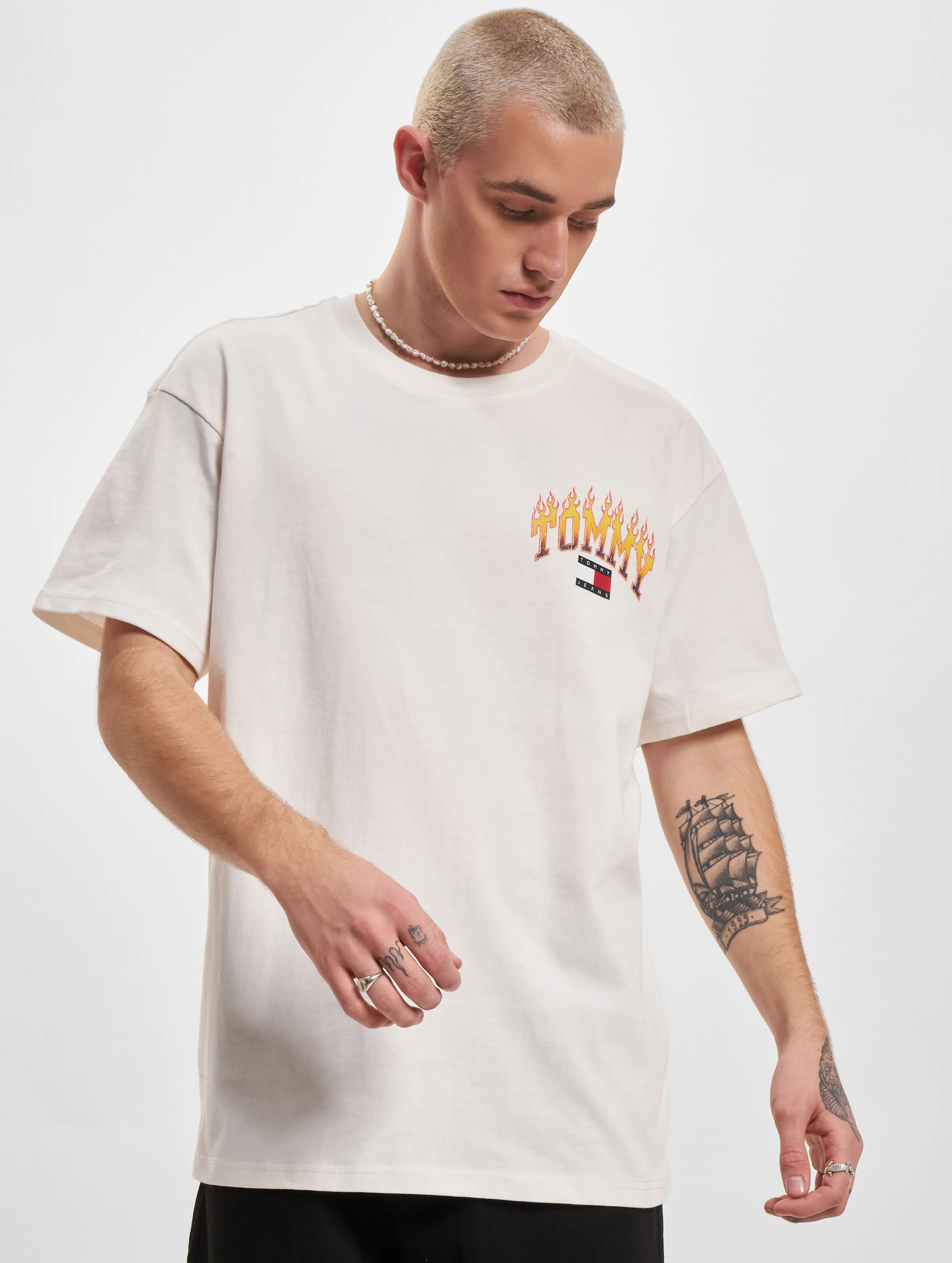 TOMMY JEANS VINTAGE FLAME RELAXED TSHIRTS
