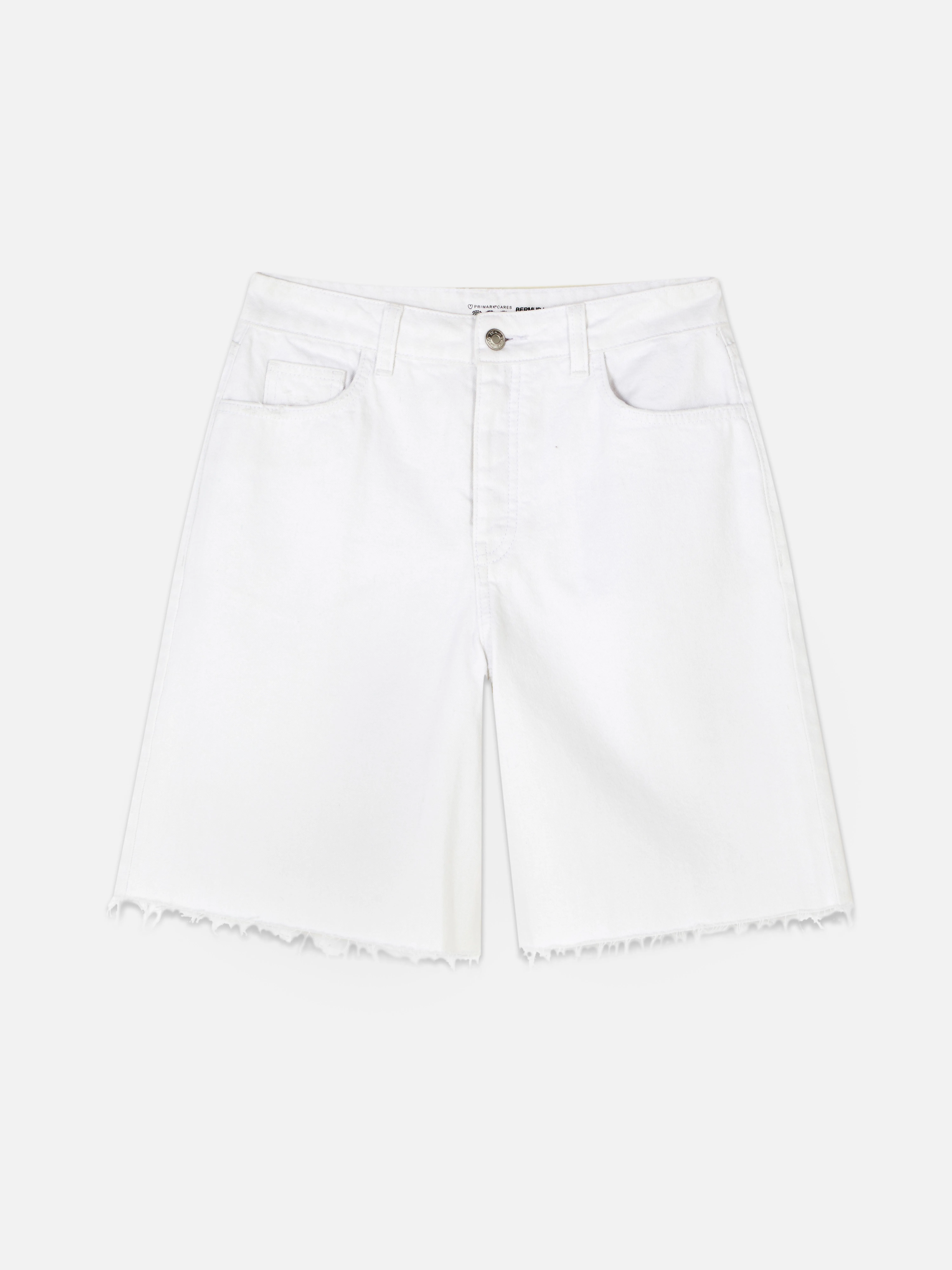 Unfinished hem denim Bermuda shorts.