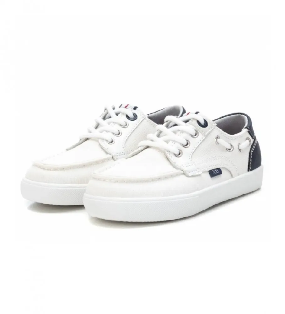 White 057952 shoes.