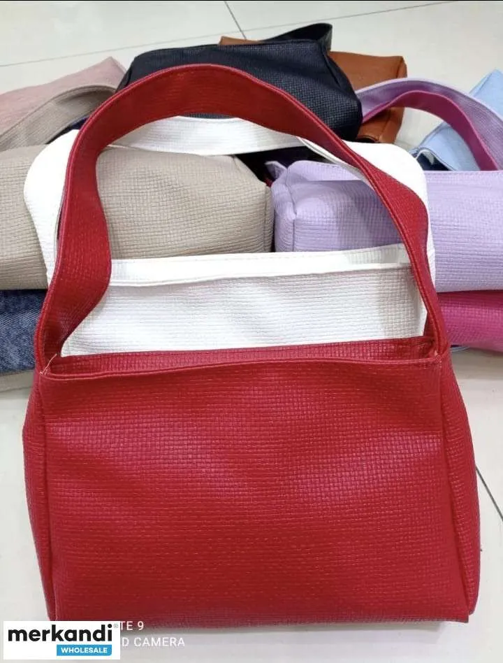 Wholesale women's handbags from Turkey at incredible prices.