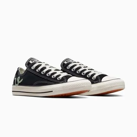 Chuck Taylor All Star Artful Grunge Women's Sneakers